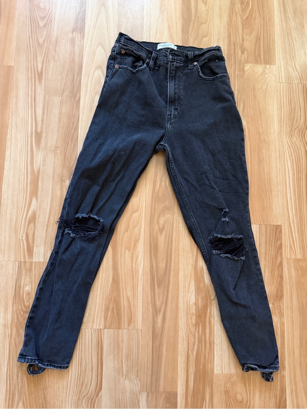 Abercrombie Women's Size 27 / 4 Regular Black Distressed Ankle Straight Jeans